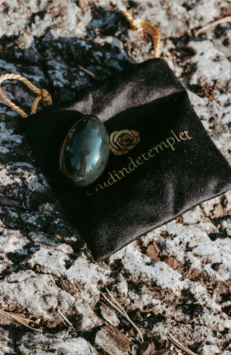 Nephrite Jade Æg - GIA certificeret